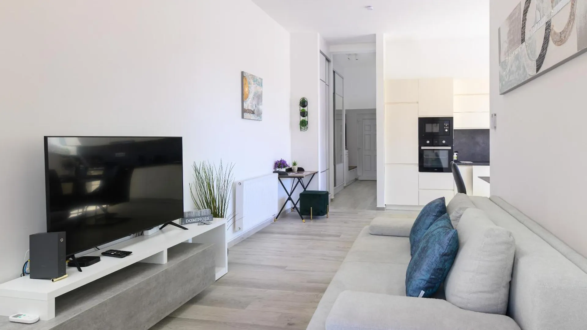 Domino Suite Eger